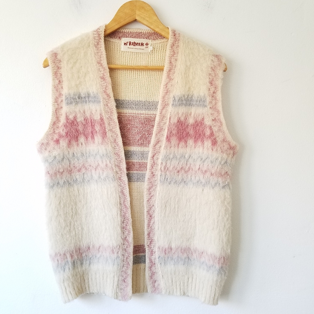 Vtg Icelandic 100% Pure New Wool Knitted in Great Britain Fuzzy Vest Sweater